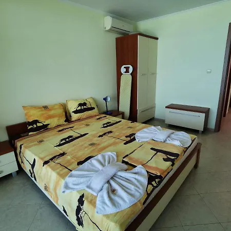 Black Sea Paradise, Luxury Appartamento *